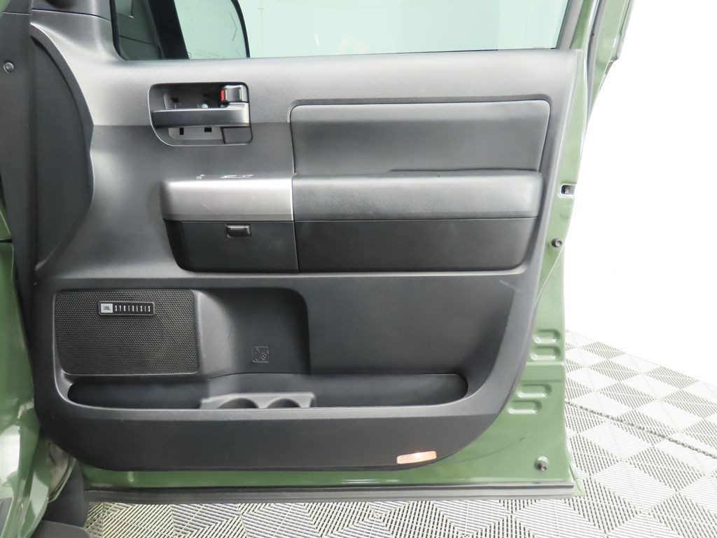 Thumbnail: 2020 Toyota Sequoia - 27