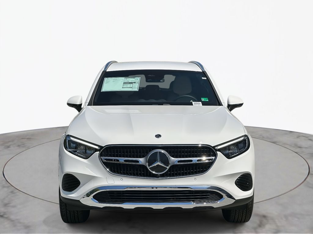 2025 Mercedes-Benz GLC 300 2