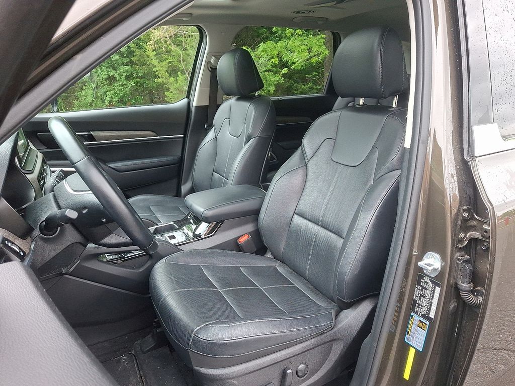 2022 Kia Telluride EX 13