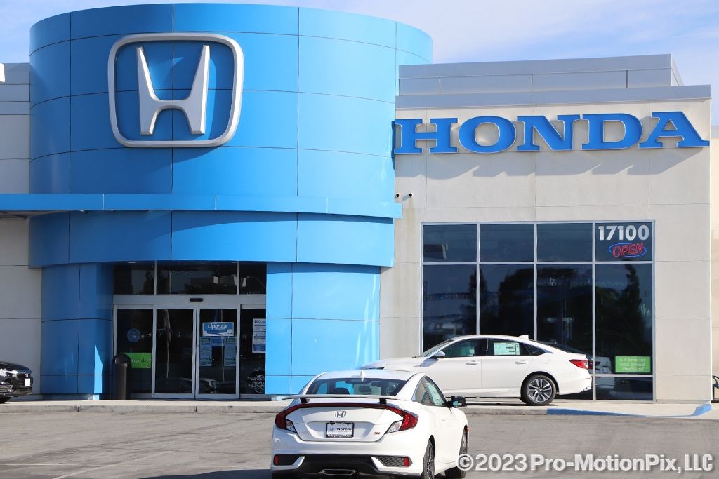 Used 2021 Cinnabar Metallic Buick Preferred image 10