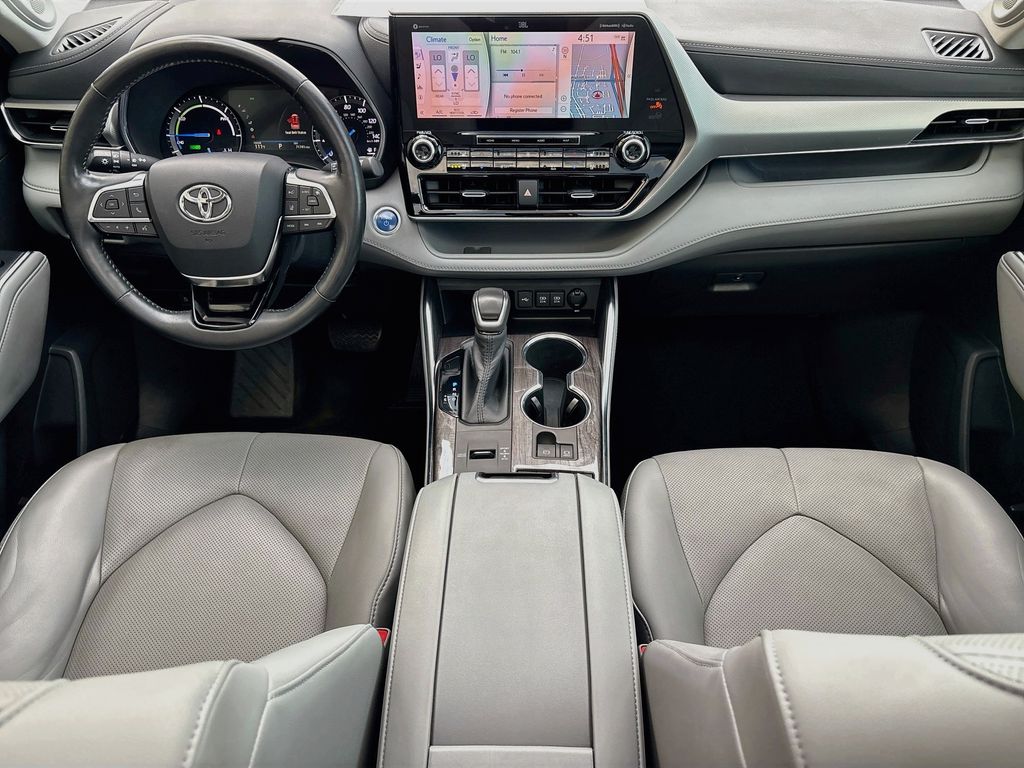 Thumbnail: 2020 Toyota Highlander - 13