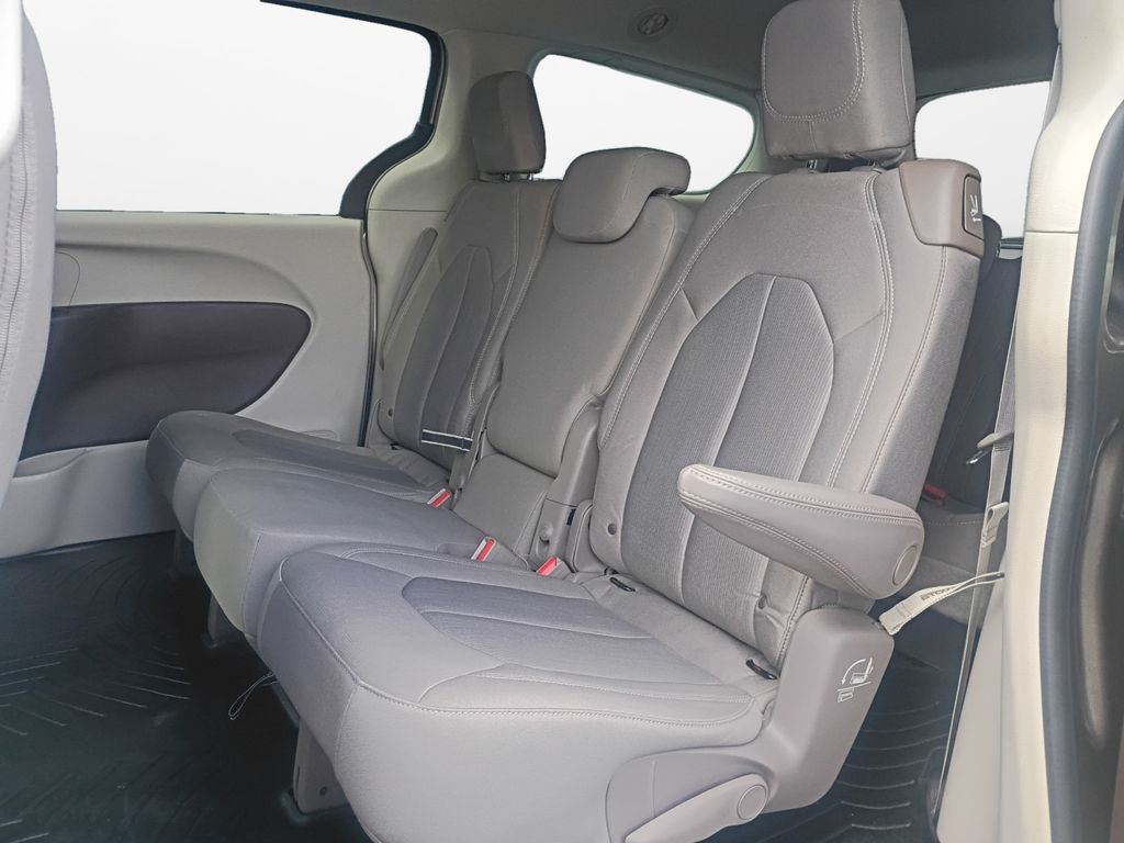 Used Car 2017 Chrysler Pacifica  Touring For Sale Under $10,000 In Austin, Texas