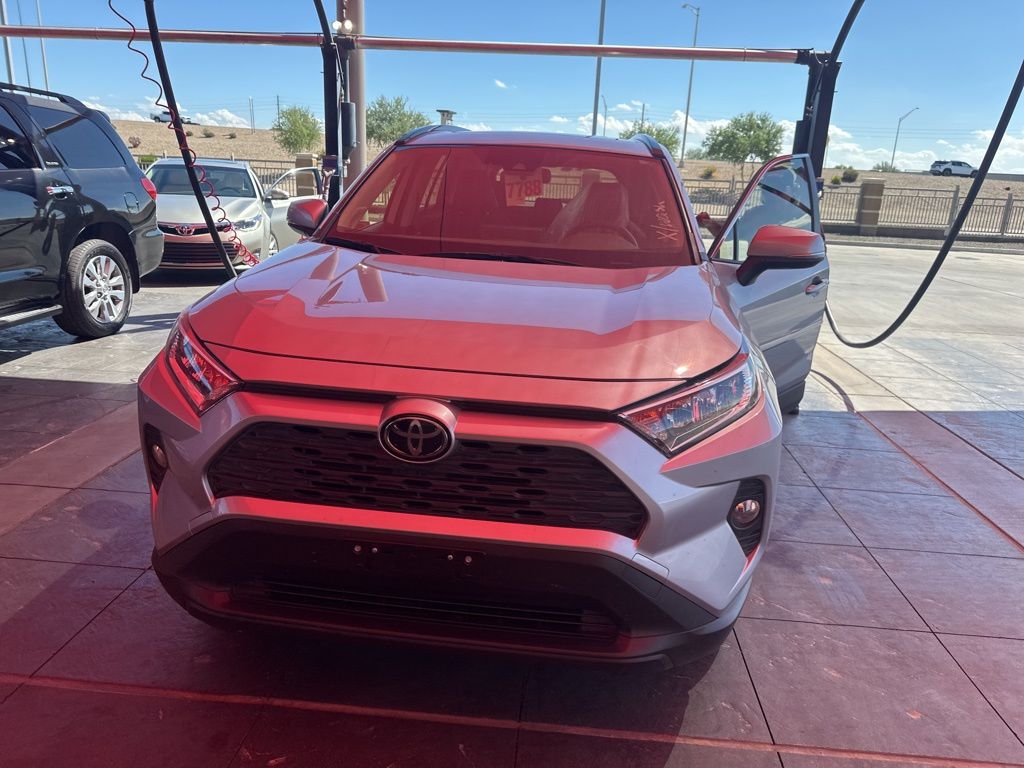 Thumbnail: 2019 Toyota RAV4 - 3