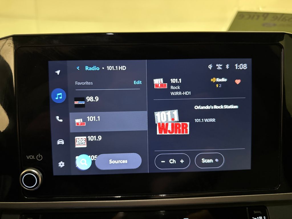 Certified Used 2025  Toyota SE image 25