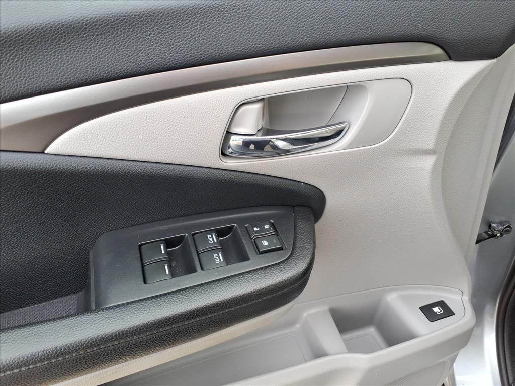 used 2016 Honda Pilot car, priced at $15,900