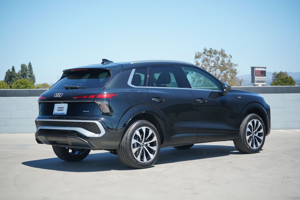 Thumbnail: 2026 Audi Q3 - 5