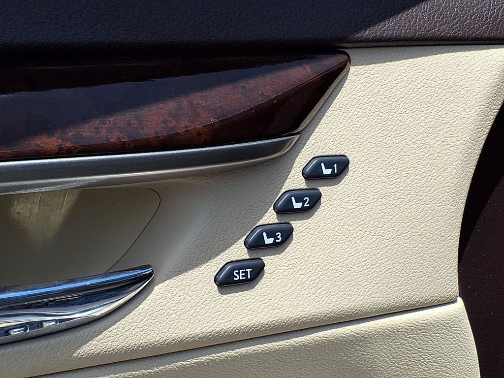 Used 2017 Lexus ES Sedan