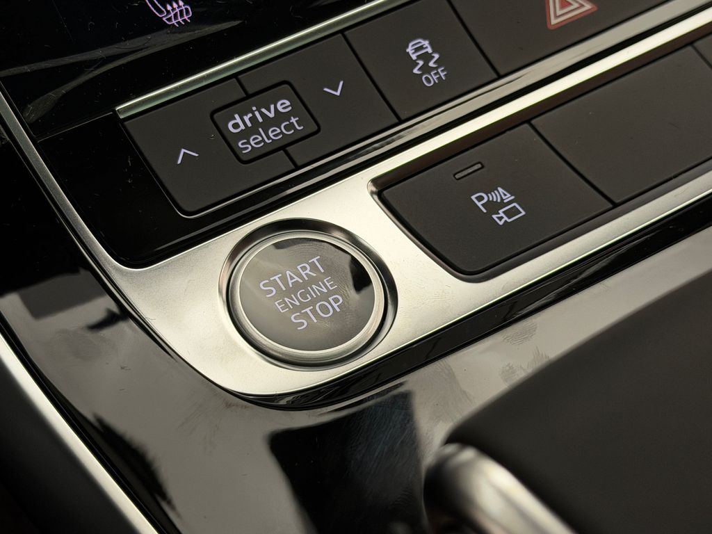 Thumbnail: 2026 Audi Q7 - 30