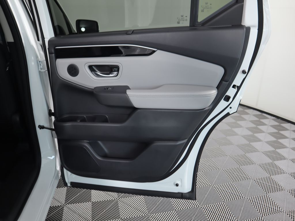 Thumbnail: 2025 Honda Pilot - 27