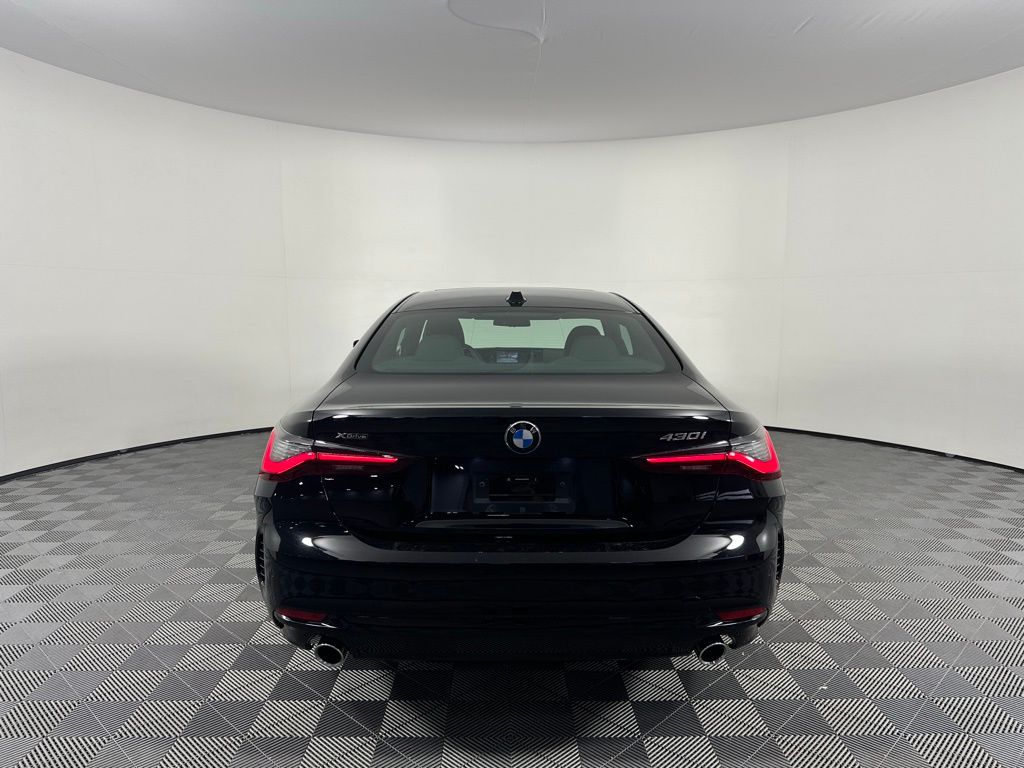 Thumbnail: 2025 BMW 4 Series - 6