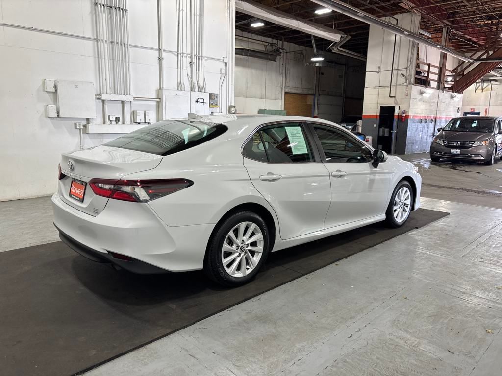 2022 Toyota Camry LE photo