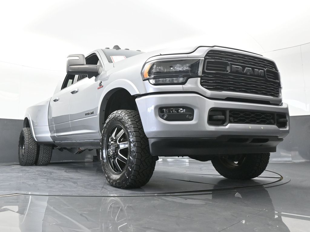 Used 2024 Billet Silver Metallic Clearcoat Ram Limited image 66