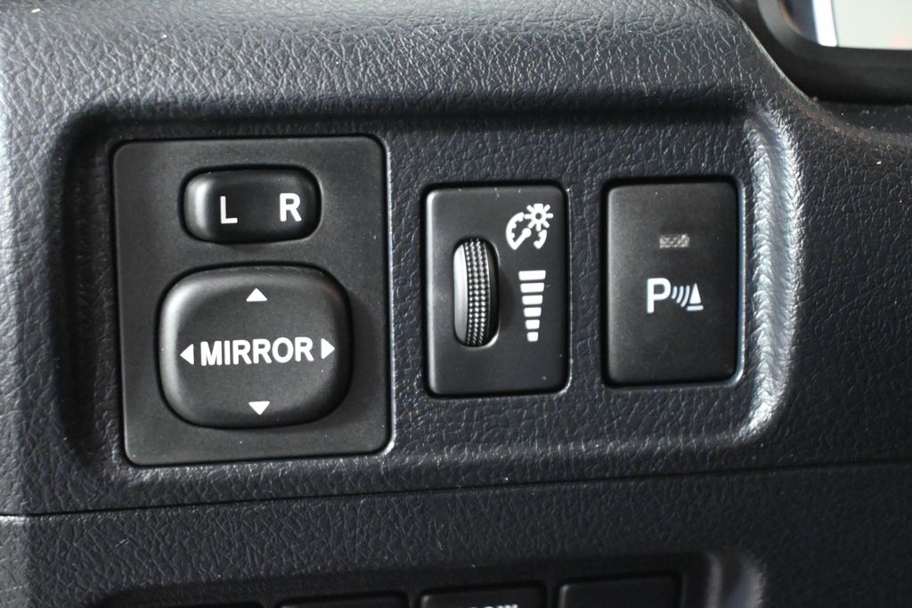 Thumbnail: 2018 Toyota 4Runner - 28
