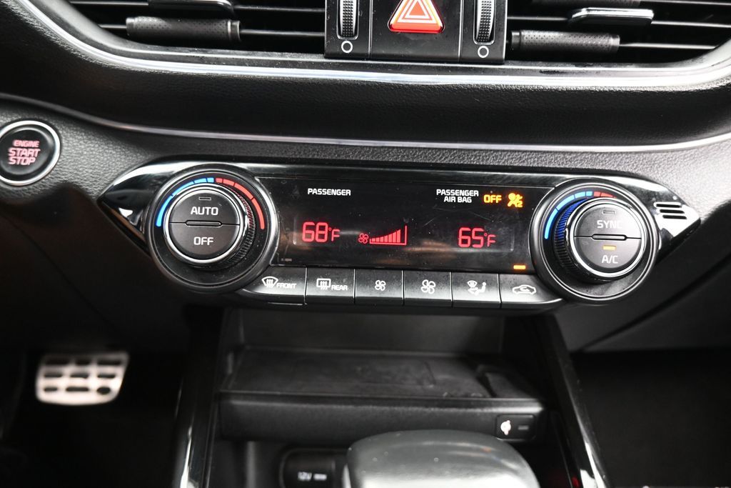 Used 2024 Snow White Pearl Kia GT-Line image 27