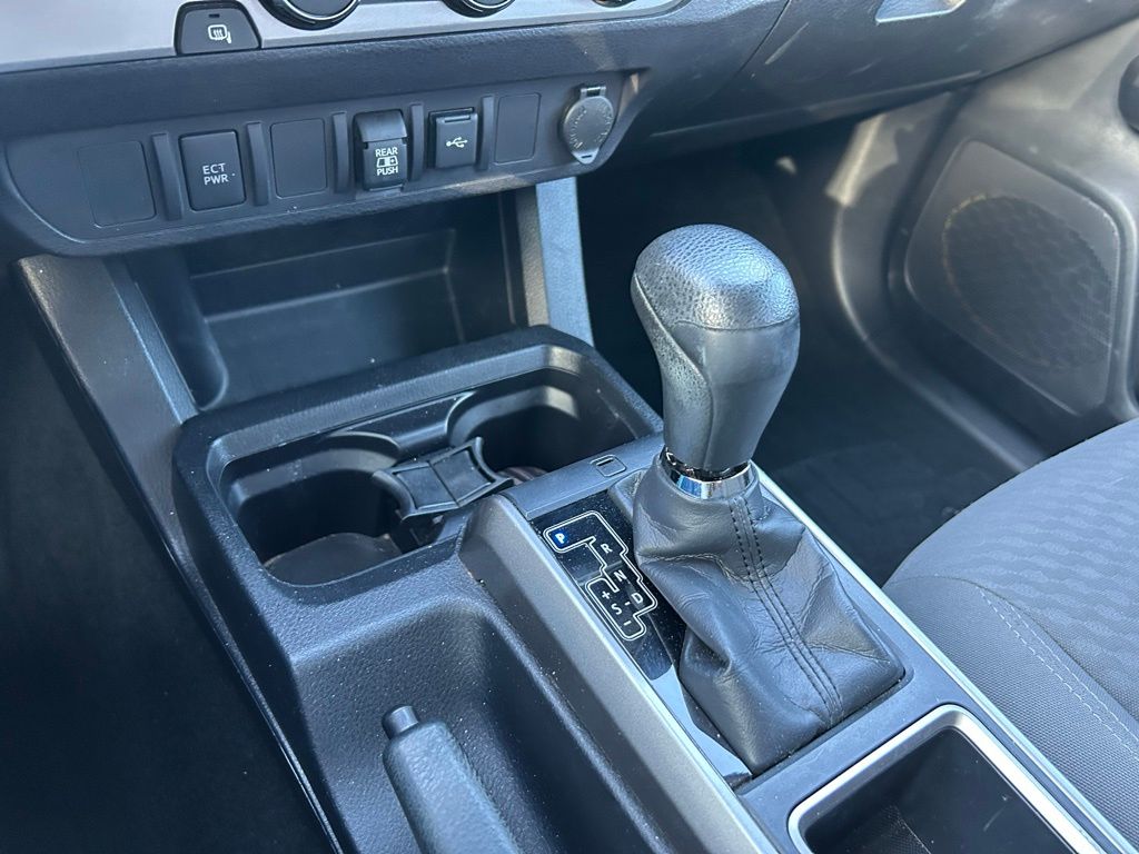 Thumbnail: 2020 Toyota Tacoma - 27