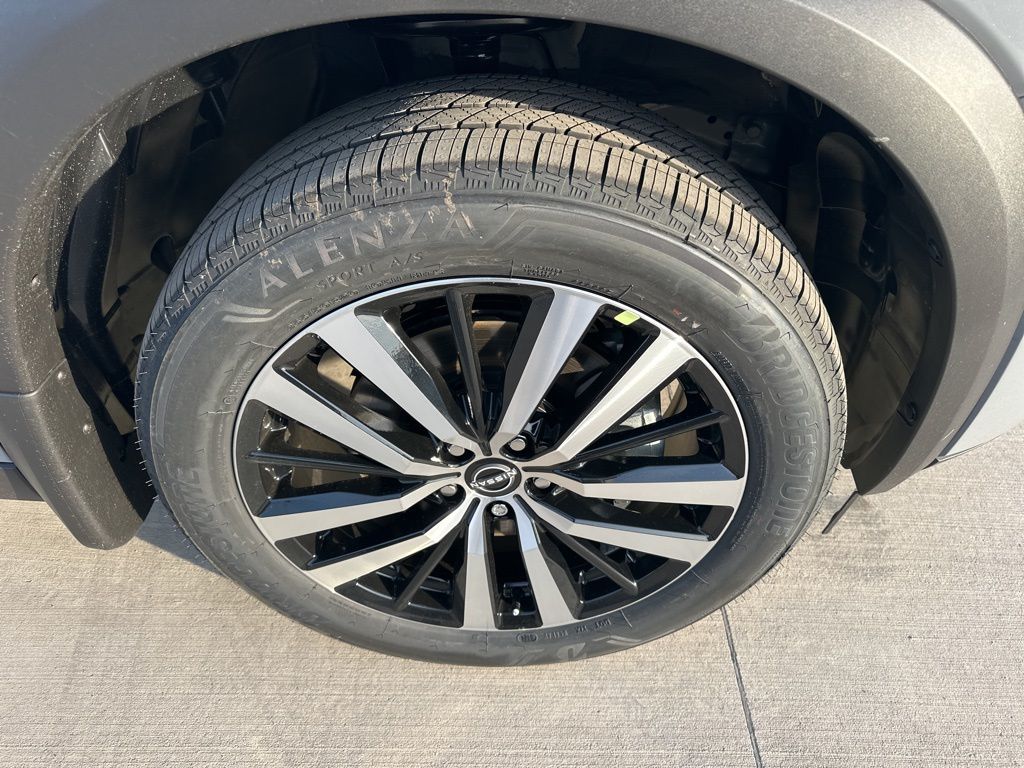 2025 Boulder Gray Pearl Nissan Pathfinder Platinum FWD SUV