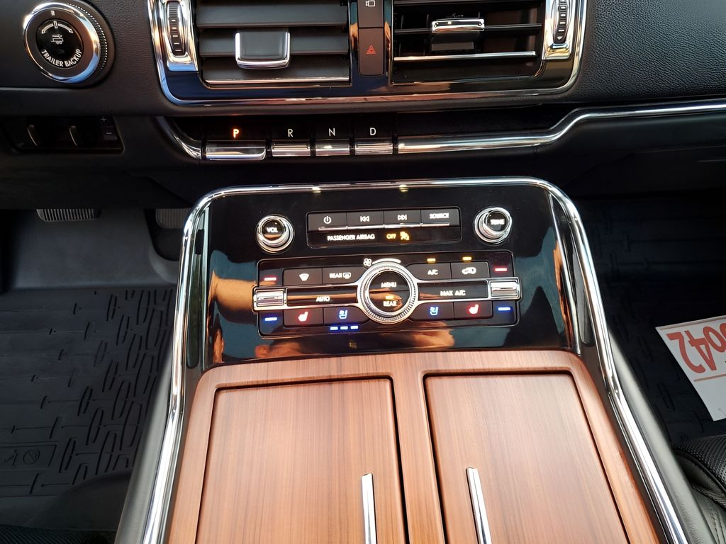 Used Car 2018 Lincoln Navigator L  Reserve For Sale Under $40,000 In Austin, Texas