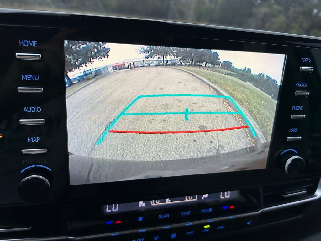 Thumbnail: 2021 Toyota Sienna - 27