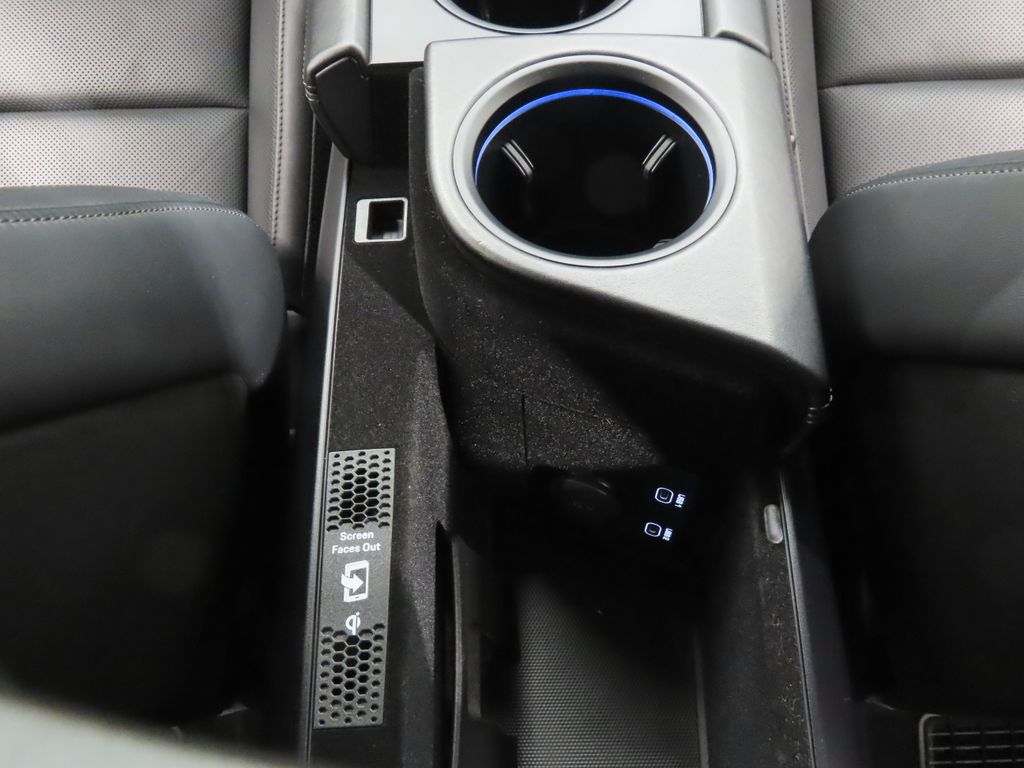 Thumbnail: 2021 Porsche Taycan - 31