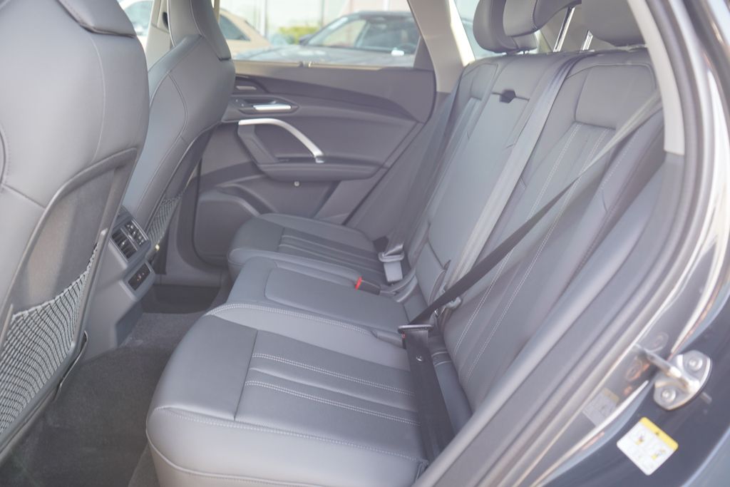 Thumbnail: 2025 Audi Q5 - 7