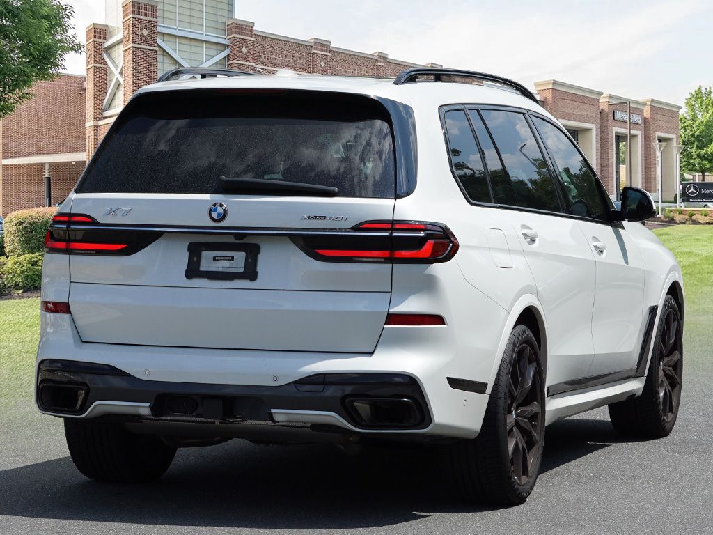 Thumbnail: 2023 BMW X7 - 6