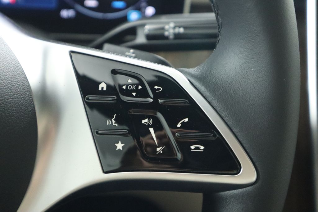 Thumbnail: 2025 Mercedes-Benz C-Class - 12