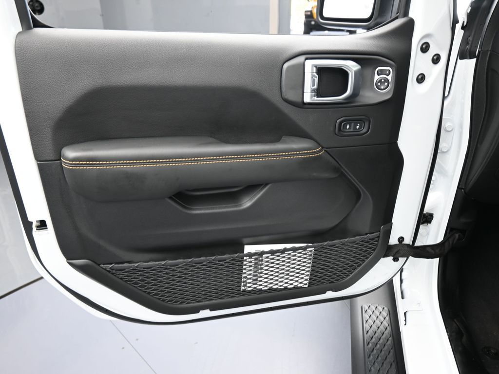 New 2026 Bright White Clearcoat Jeep Sahara image 12