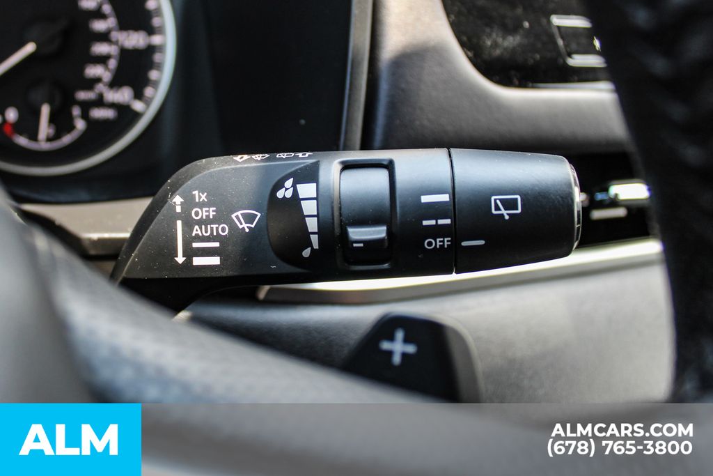 Used 2025 Gray Mitsubishi SE image 30