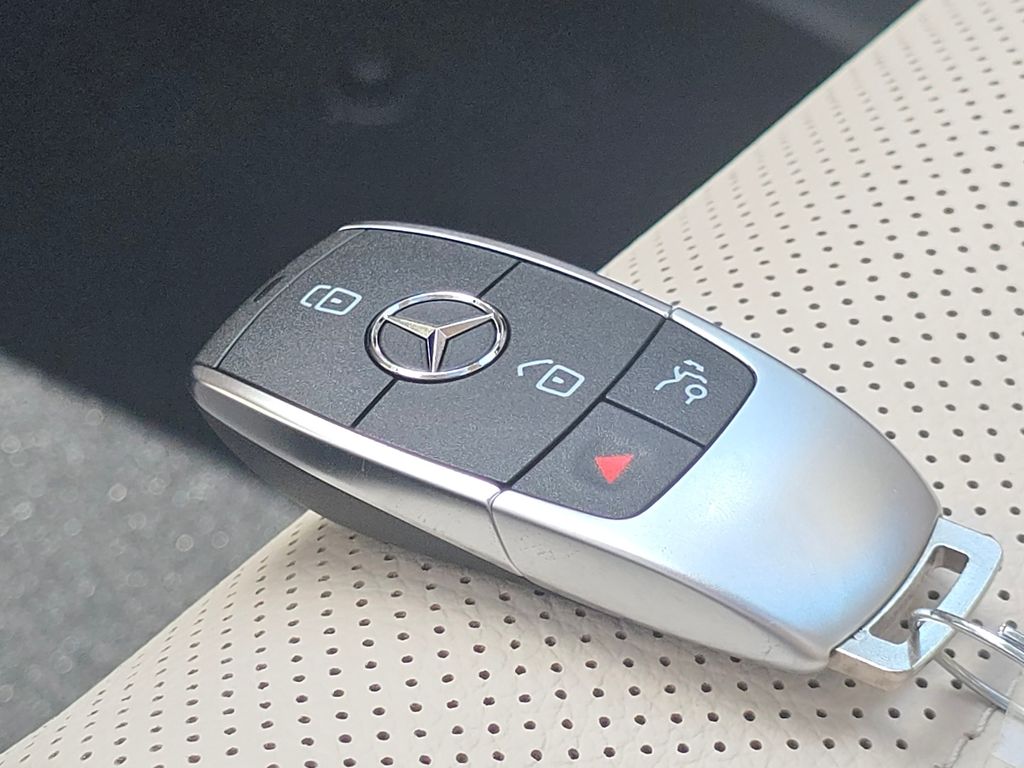 New 2026 White Mercedes-Benz GLE 350 image 40