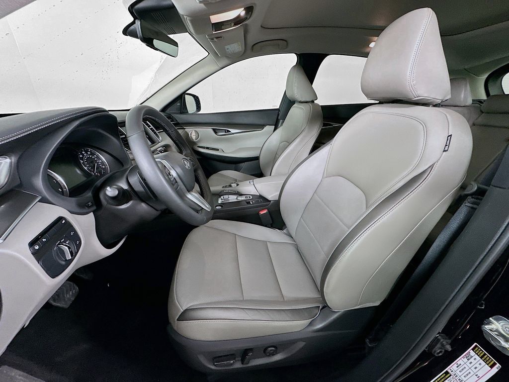 Thumbnail: 2025 INFINITI QX50 - 20