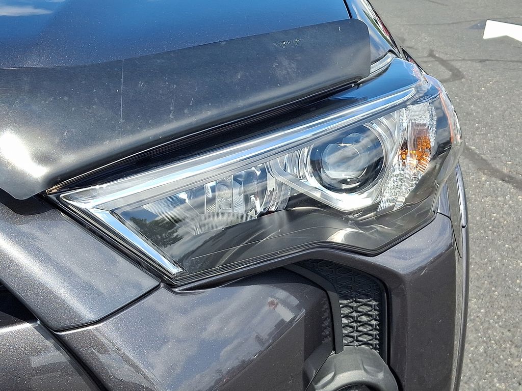 Thumbnail: 2021 Toyota 4Runner - 9