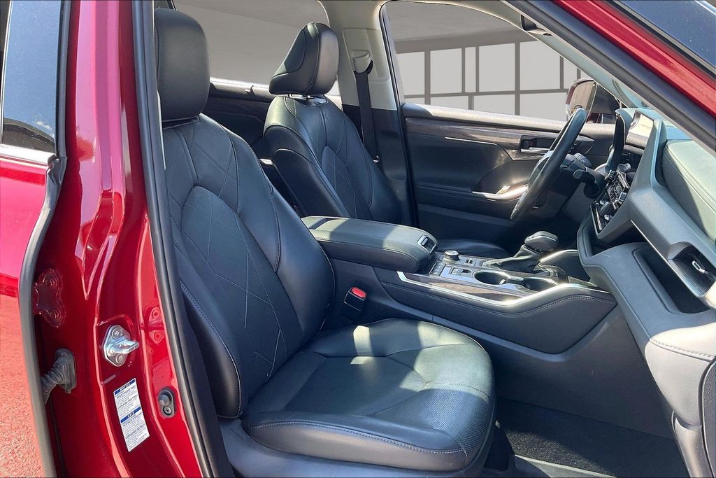 Used 2022 Toyota Highlander SUV
