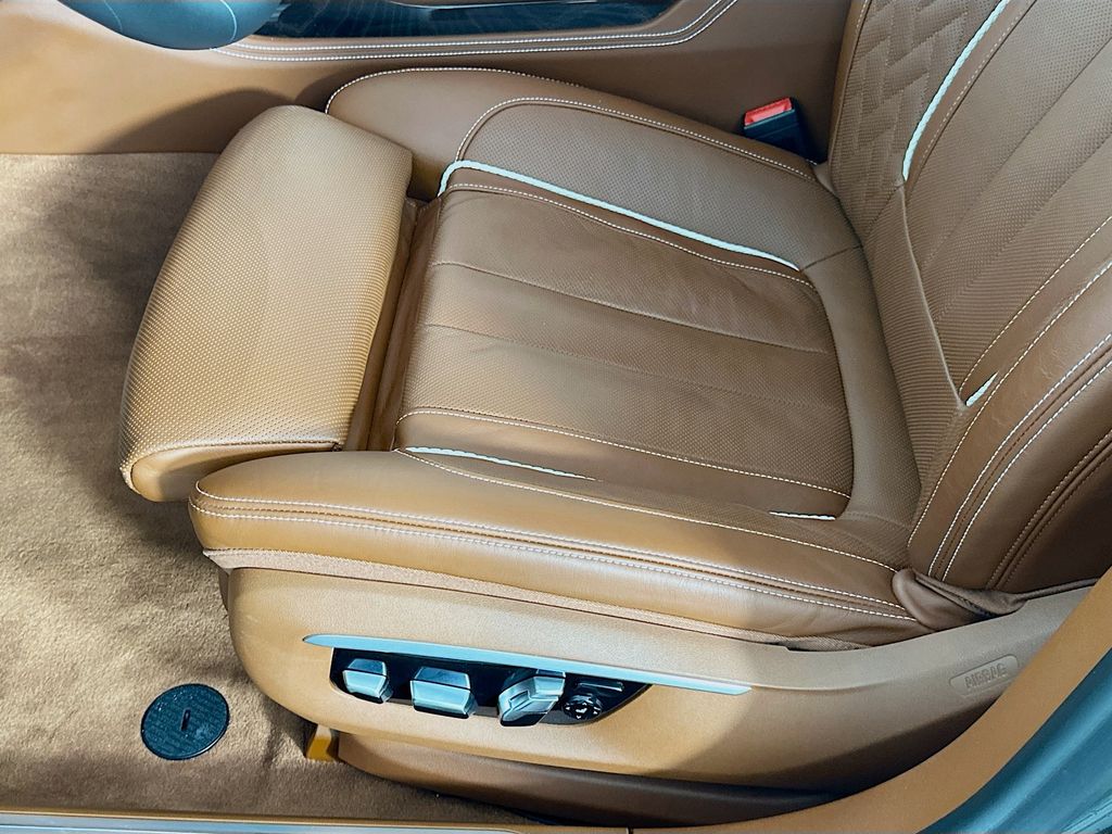 2019 BMW 7 Series M760i xDrive 20