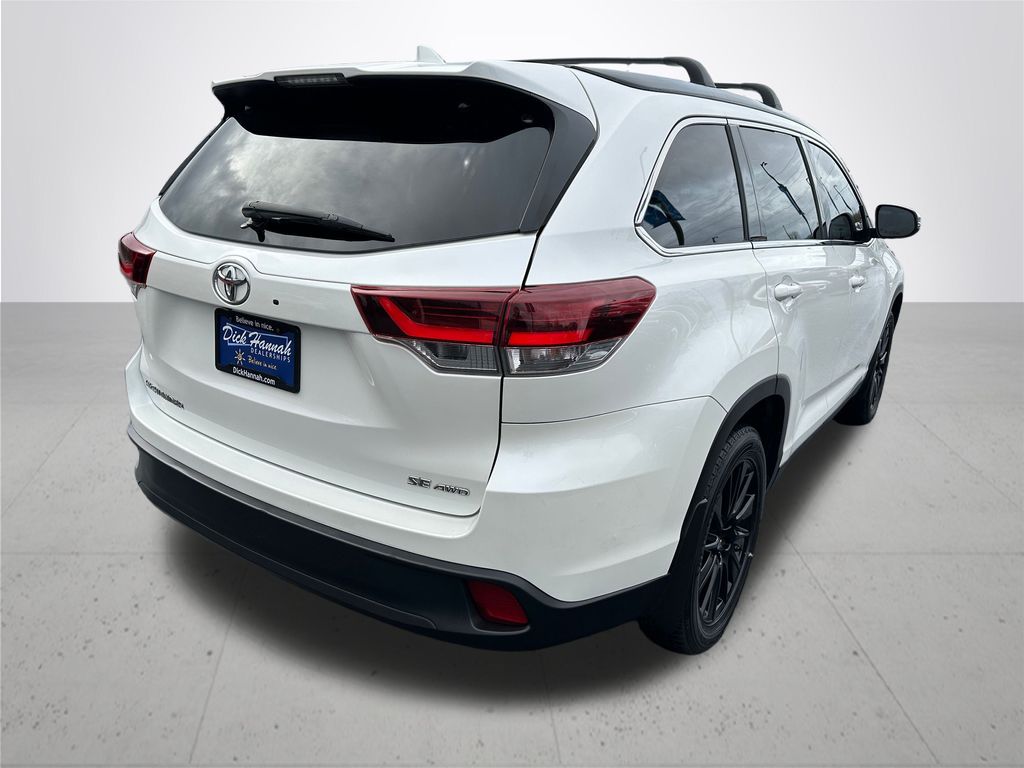 2019 Toyota Highlander SE