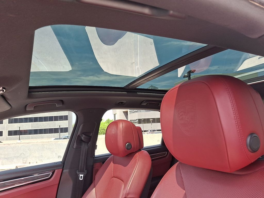 Thumbnail: 2022 Porsche Cayenne - 18