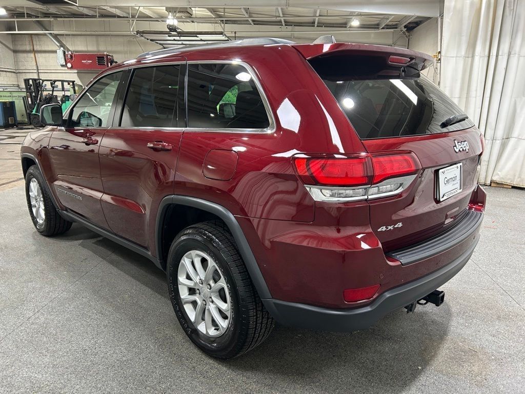 Used 2021 Red Jeep Laredo E image 6