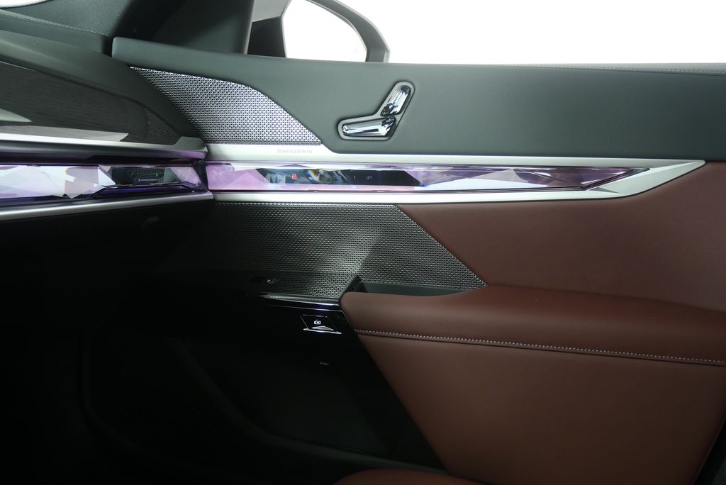 Thumbnail: 2026 BMW i7 - 25