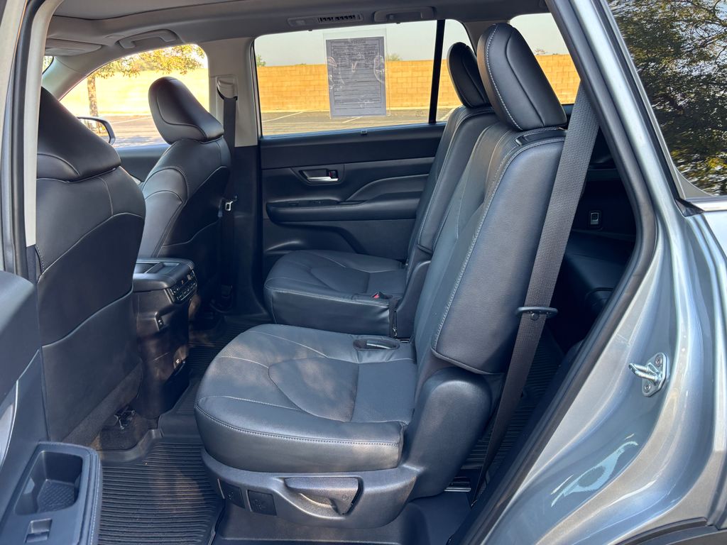 Thumbnail: 2024 Toyota Grand Highlander - 28