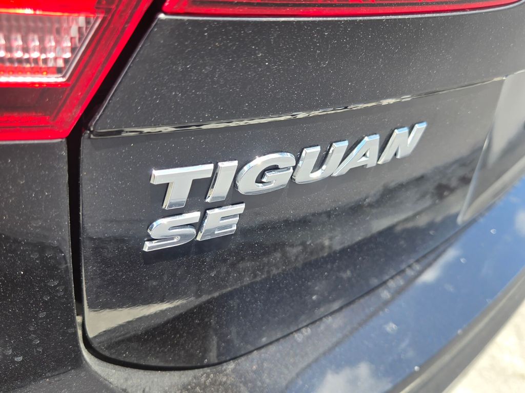 2021 Volkswagen Tiguan - $17,685