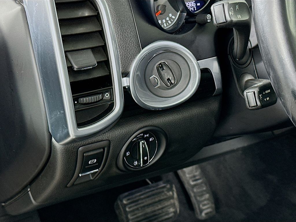 Thumbnail: 2017 Porsche Cayenne - 10