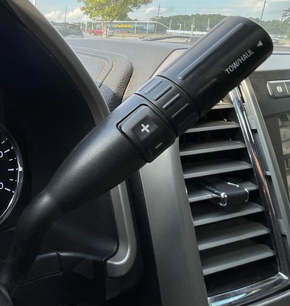 2017 Ford F-350SD Lariat White at Autostrade