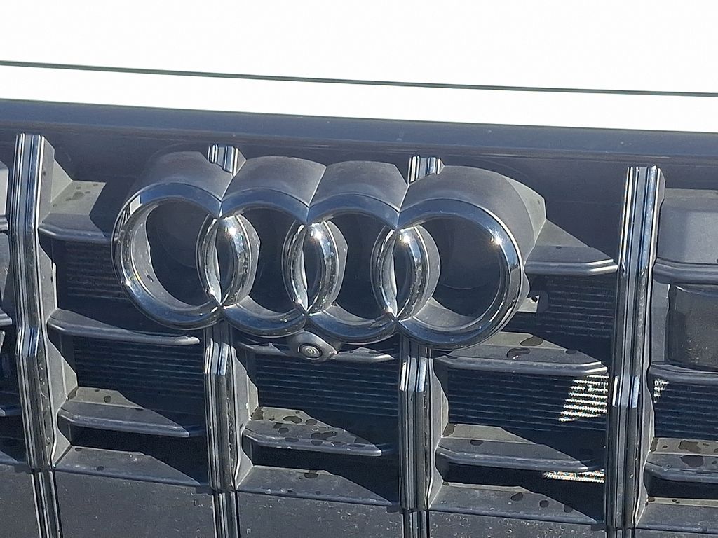 Thumbnail: 2023 Audi SQ7 - 31