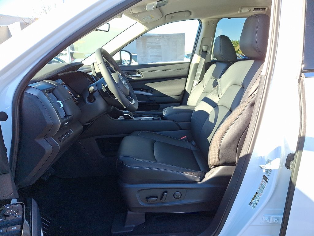 Thumbnail: 2025 Nissan Pathfinder - 6