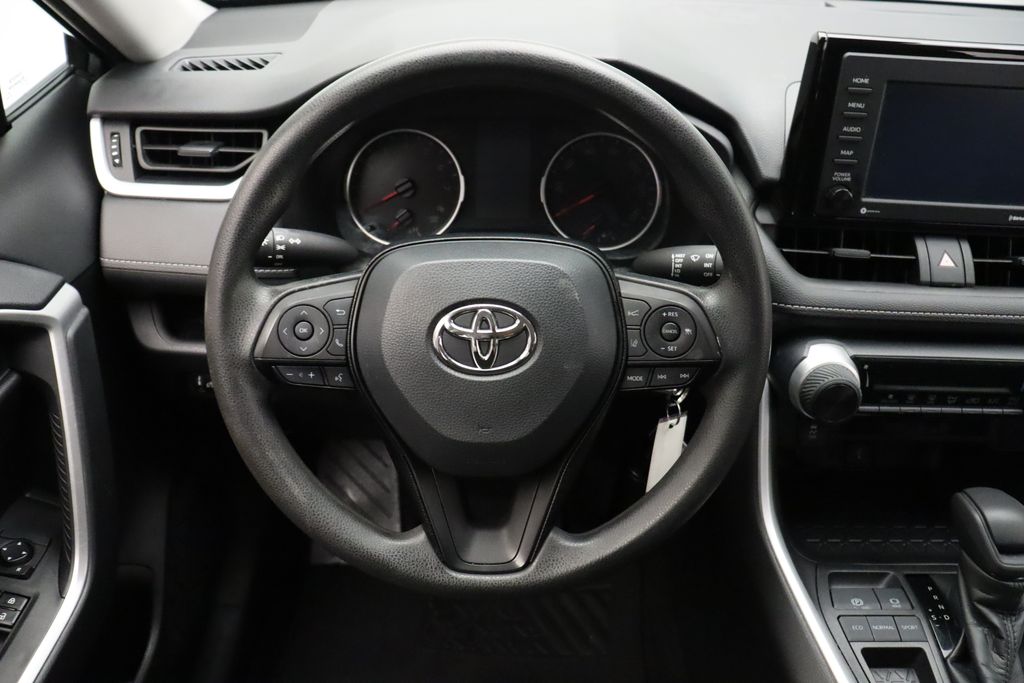 2021 Toyota RAV4 LE 23