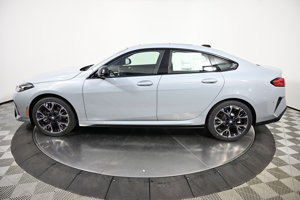 Thumbnail: 2026 BMW 2 Series - 2