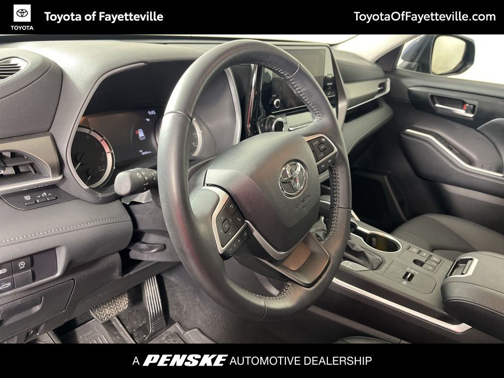 Thumbnail: 2025 Toyota Highlander - 29