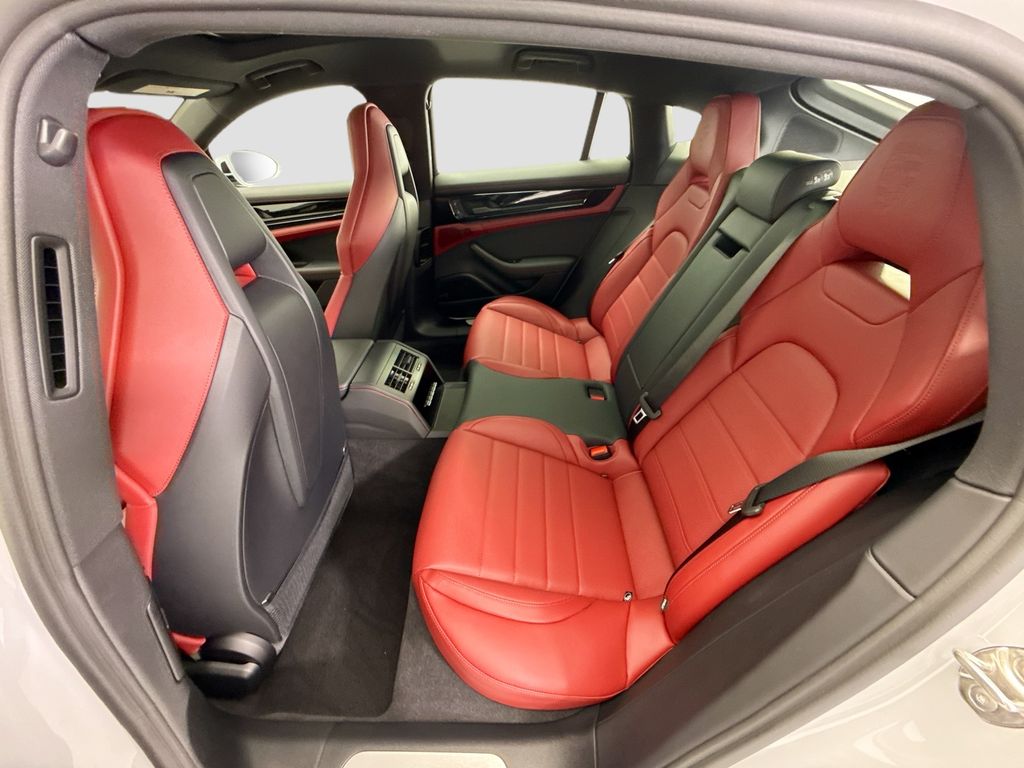 Thumbnail: 2026 Porsche Panamera - 18