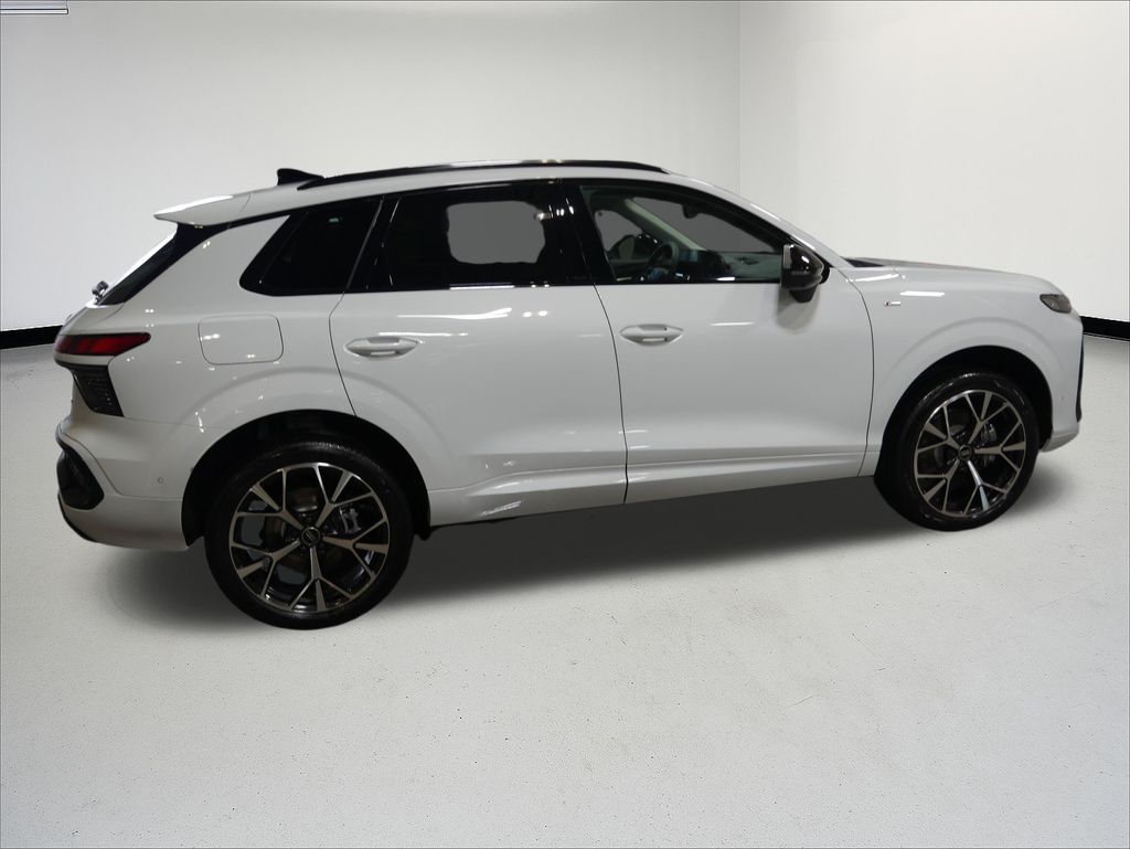 Thumbnail: 2026 Audi Q3 - 6