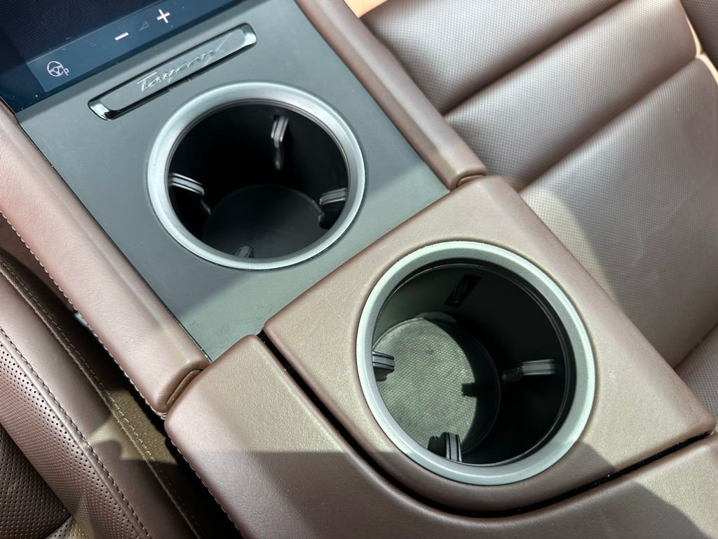 2024 Porsche Taycan Turbo 22