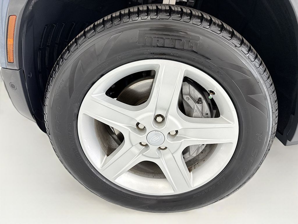 Thumbnail: 2022 Land Rover Defender - 29